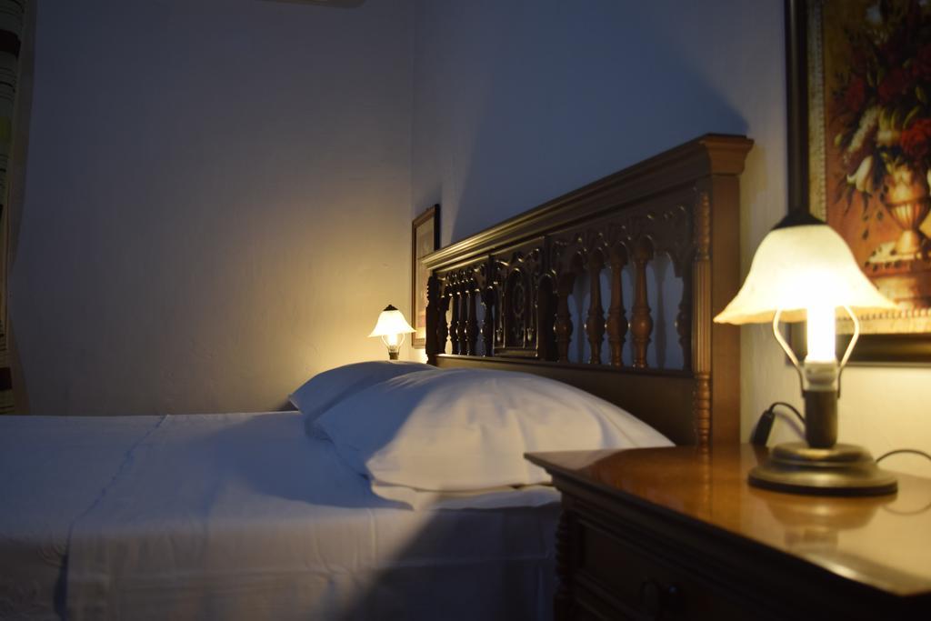 Casa Luigi Sergio - Affitto Breve Apartment Santo Stefano di Camastra Ruang foto